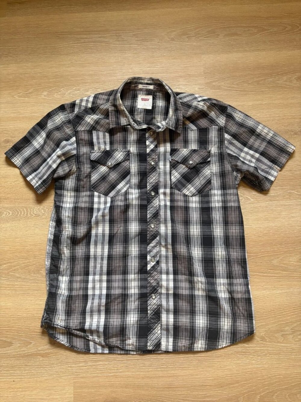 Men's Levi's Multicolored Button Down Short Sleeve Shirt Size Large Standard Fit